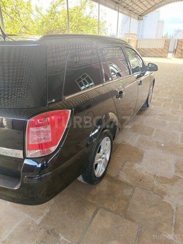 Opel Astra 2010, 203,898 km - 1.4 l - Salyan