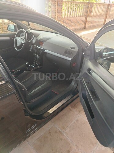 Opel Astra 2010, 203,898 km - 1.4 l - Salyan