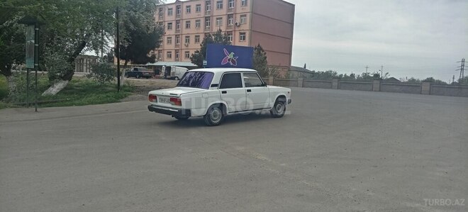 LADA (VAZ) 2107 2004, 58,852 km - 1.6 l - Salyan