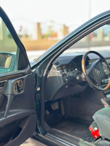 Mercedes E 230 1996, 250,000 km - 2.3 l - Bakı