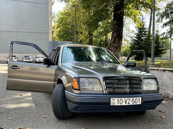 Mercedes E 200 1993, 100,000 km - 2.0 l - İsmayıllı