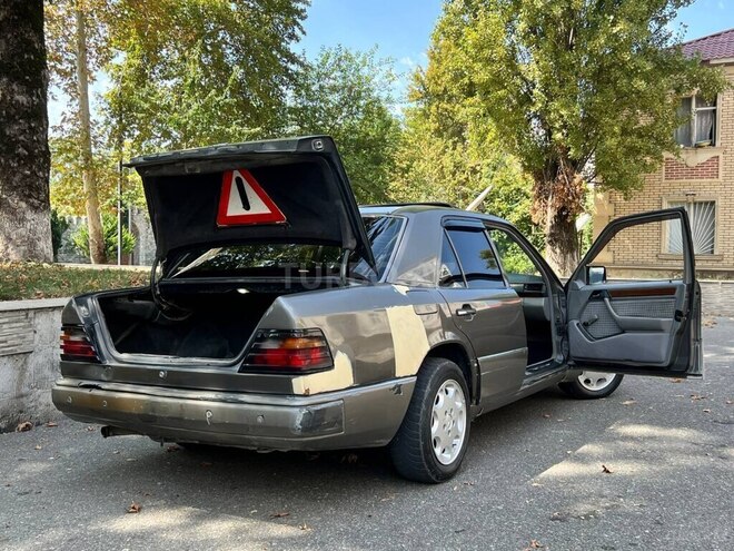 Mercedes E 200 1993, 100,000 km - 2.0 l - İsmayıllı