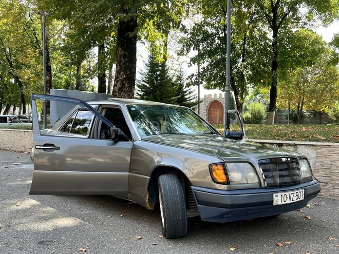 Mercedes E 200 1993, 100,000 km - 2.0 l - İsmayıllı