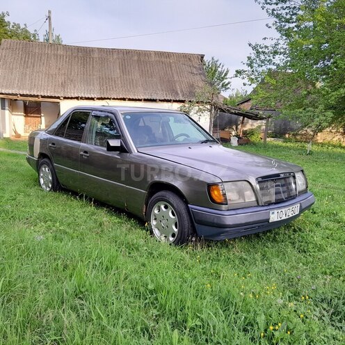 Mercedes E 200 1993, 100,000 km - 2.0 l - İsmayıllı