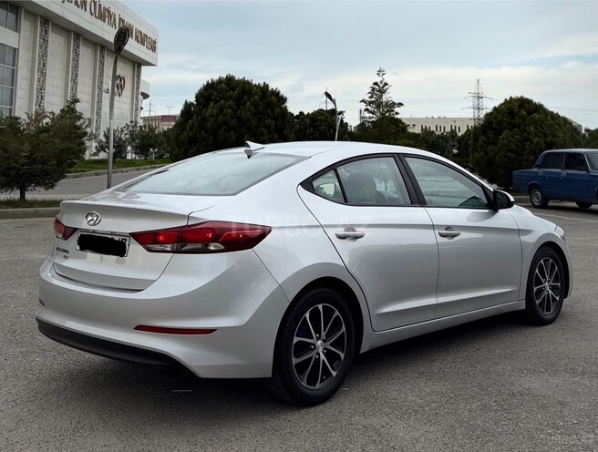 Hyundai Elantra 2017, 174,000 km - 2.0 л - Bakı