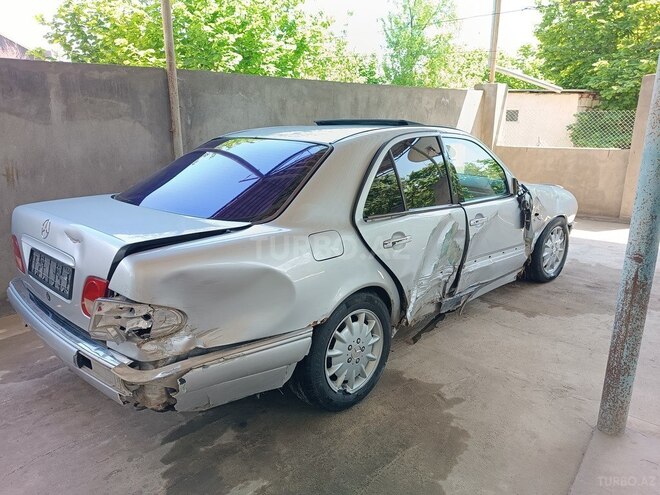Mercedes E 200 2000, 304,900 km - 2.0 l - Ağstafa
