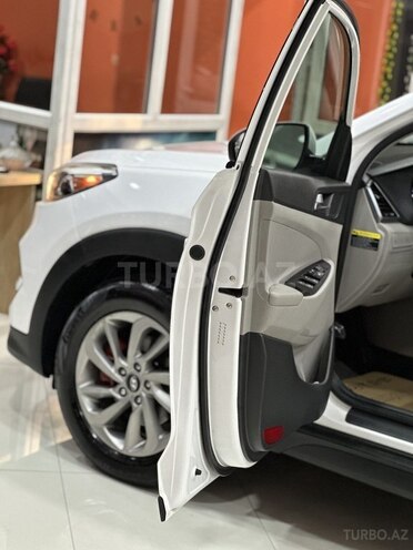 Hyundai Tucson-13