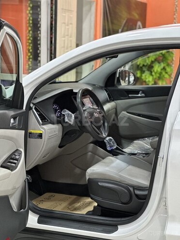 Hyundai Tucson-12