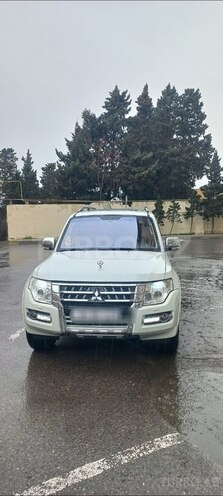 Mitsubishi Pajero 2010, 295,000 km - 3.5 л - Bakı