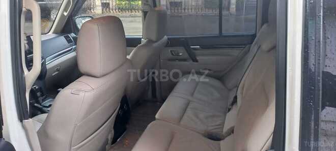 Mitsubishi Pajero 2010, 295,000 km - 3.5 л - Bakı