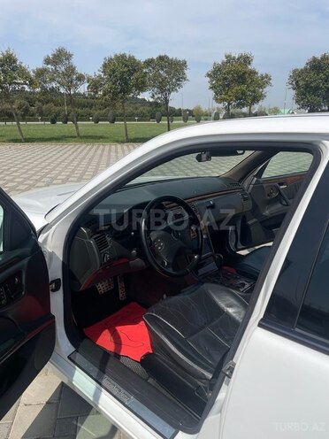 Mercedes E 220 d 1999, 235,000 km - 2.2 l - Bakı