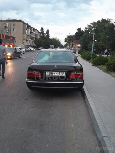 Mercedes E 240 2000, 366,000 km - 2.4 l - Bakı