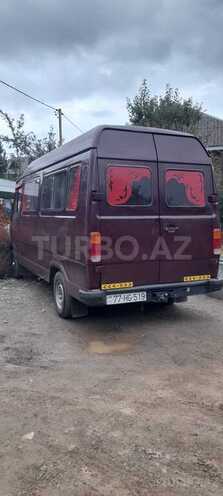 Mercedes 208 D 1991, 916,911 km - 2.3 l - Astara