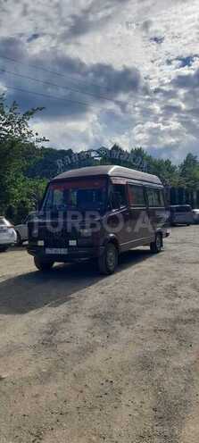 Mercedes 208 D 1991, 916,911 km - 2.3 l - Astara