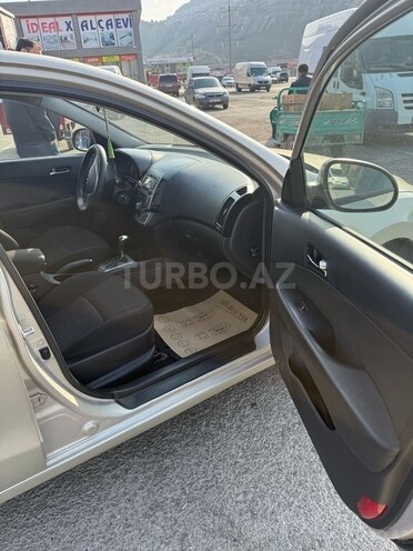 Hyundai i30 2009, 207,000 km - 1.6 л - Bakı