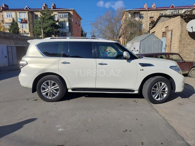 Nissan Patrol 2013, 140,587 km - 5.6 l - Sumqayıt
