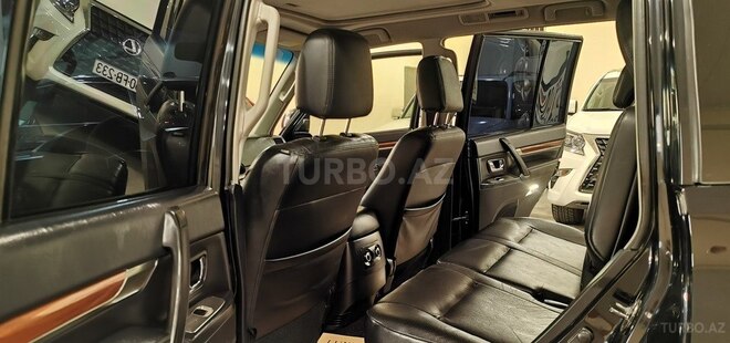 Mitsubishi Pajero-17