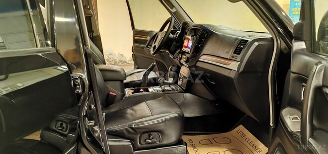 Mitsubishi Pajero-20