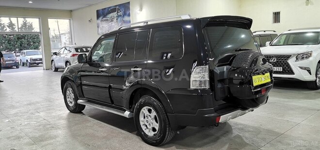 Mitsubishi Pajero-11