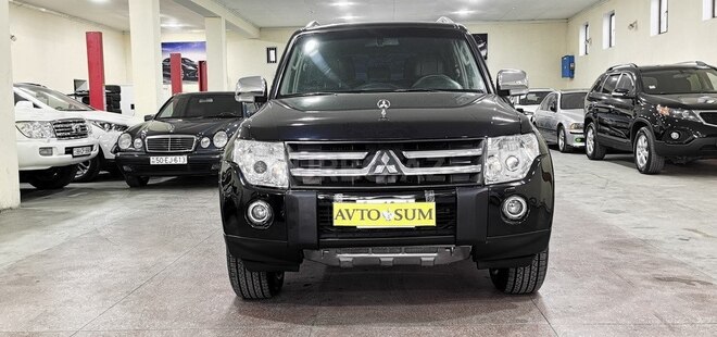 Mitsubishi Pajero-7