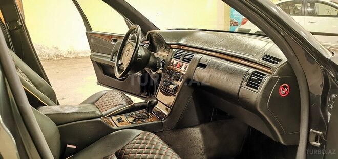 Mercedes E 240 1998, 224,000 km - 2.4 l - Sumqayıt