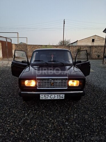 LADA (VAZ) 2107 2010, 20,000 km - 1.6 л - Salyan