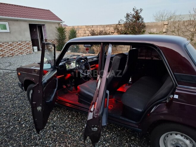 LADA (VAZ) 2107 2010, 20,000 km - 1.6 л - Salyan