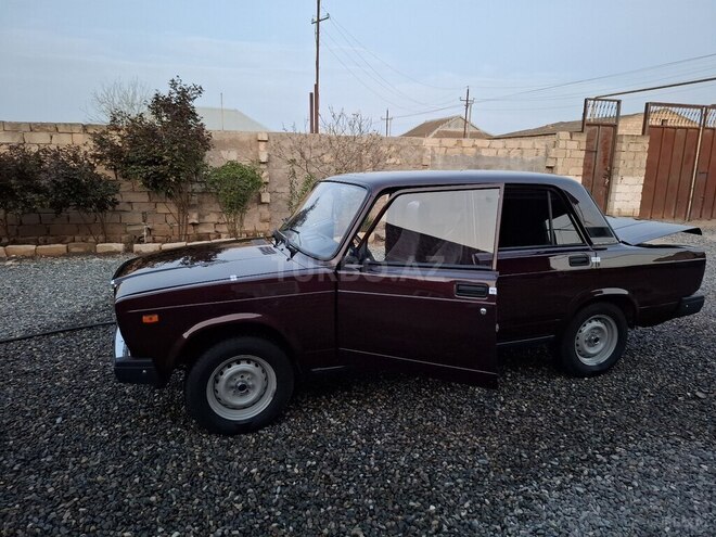 LADA (VAZ) 2107 2010, 20,000 km - 1.6 л - Salyan