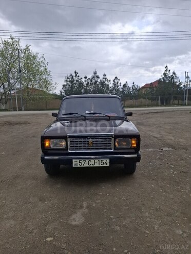 LADA (VAZ) 2107 2010, 20,000 km - 1.6 л - Salyan