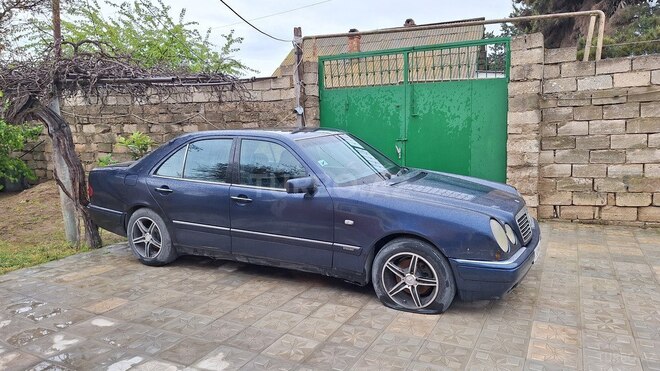 Mercedes E 200 1997, 810,000 km - 2.0 l - Bakı