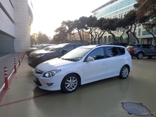Hyundai i30 2010, 277,000 km - 1.6 л - İsmayıllı