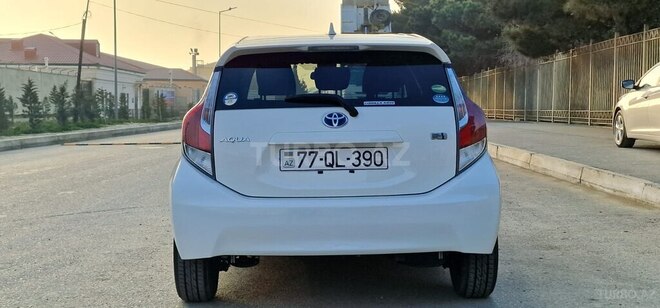 Toyota Aqua 2017, 98,000 km - 1.5 l - Bakı