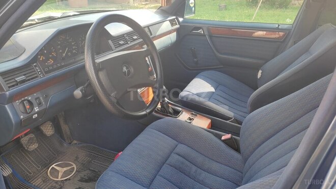 Mercedes E 230 1990, 389,258 km - 2.3 l - Astara