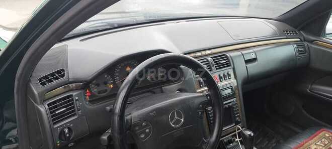 Mercedes E 320 2001, 489,000 km - 3.2 л - Bakı