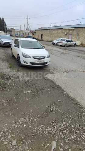 Opel Astra 2011, 255,000 km - 1.4 l - Quba