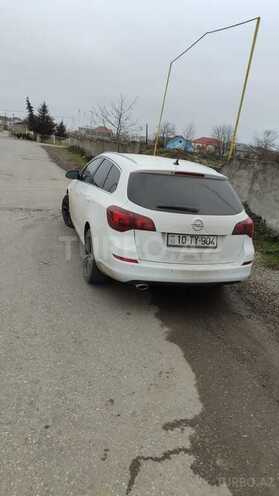 Opel Astra 2011, 255,000 km - 1.4 l - Quba