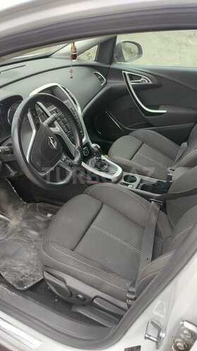 Opel Astra 2011, 255,000 km - 1.4 l - Quba