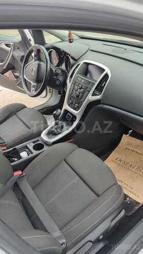 Opel Astra 2011, 255,000 km - 1.4 l - Quba