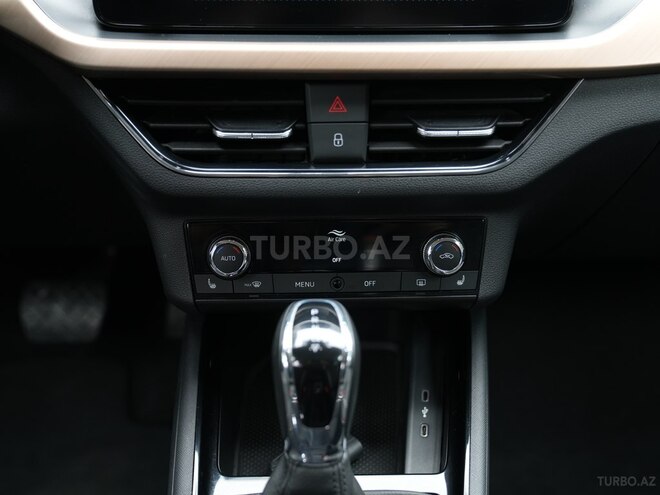 Skoda Kamiq 2023, 37,800 km - 1.6 л - Bakı