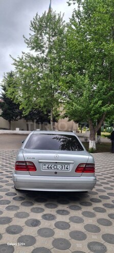 Mercedes E 240 2000, 234,876 km - 2.4 l - Masallı