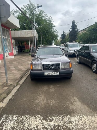 Mercedes E 250 1991, 254,675 km - 2.5 l - Cəlilabad