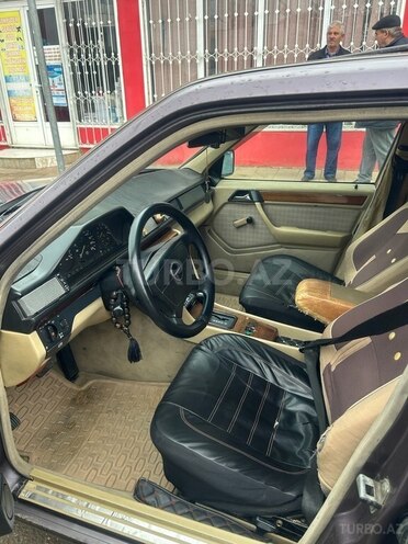 Mercedes E 250 1991, 254,675 km - 2.5 l - Cəlilabad