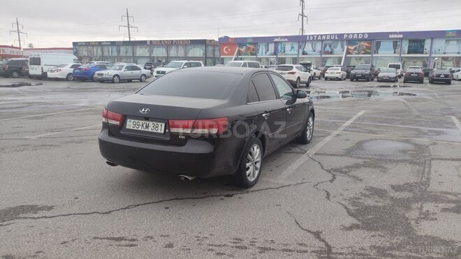 Hyundai Sonata-12