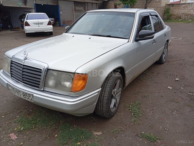 Mercedes E 230 1991, 776,900 km - 2.3 l - Saatlı