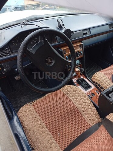 Mercedes E 230 1991, 776,900 km - 2.3 l - Saatlı