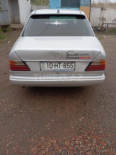 Mercedes E 230 1991, 776,900 km - 2.3 l - Saatlı