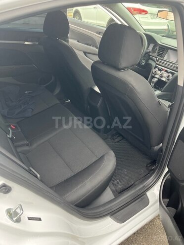 Hyundai Elantra 2018, 165,000 km - 2.0 l - Bakı