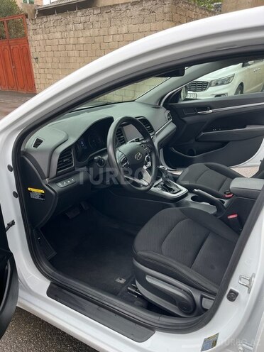 Hyundai Elantra 2018, 165,000 km - 2.0 l - Bakı