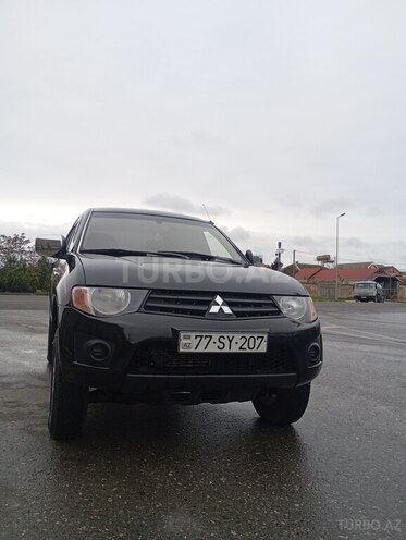 Mitsubishi L200 2012, 271,500 km - 2.5 l - Bakı