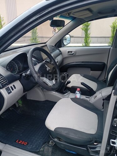 Mitsubishi L200 2012, 271,500 km - 2.5 l - Bakı